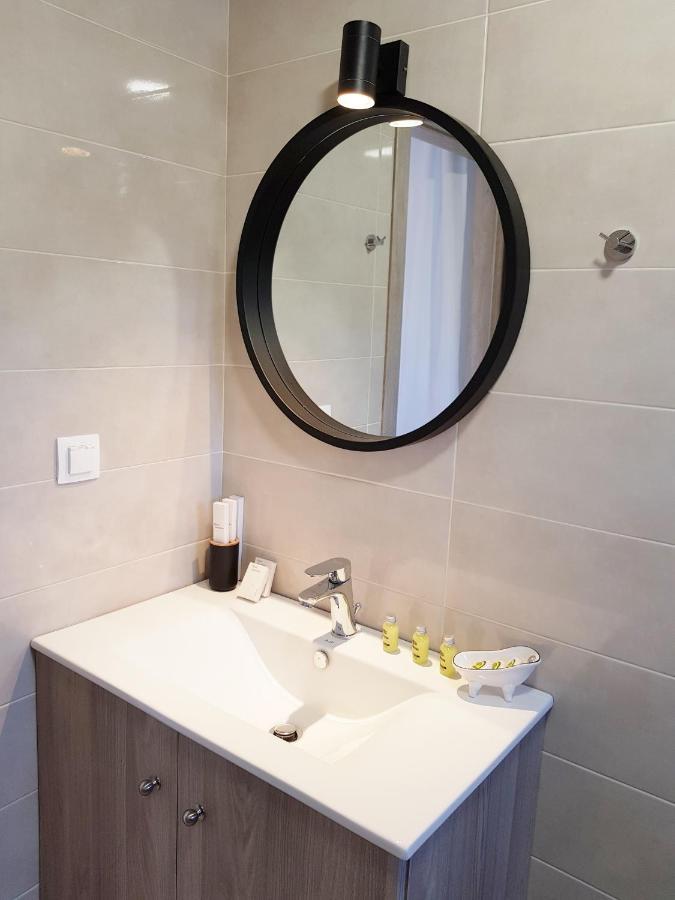 Houmas Apartments Yialos Bagian luar foto