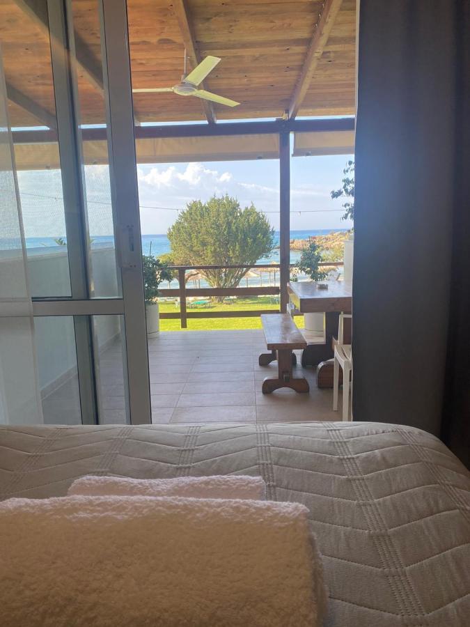Houmas Apartments Yialos Bagian luar foto