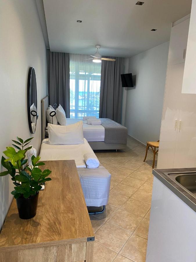Houmas Apartments Yialos Bagian luar foto