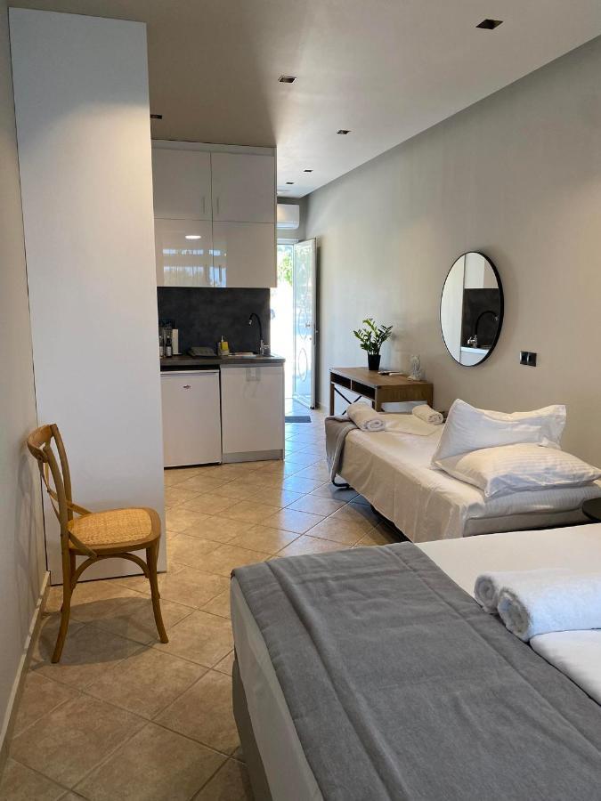 Houmas Apartments Yialos Bagian luar foto